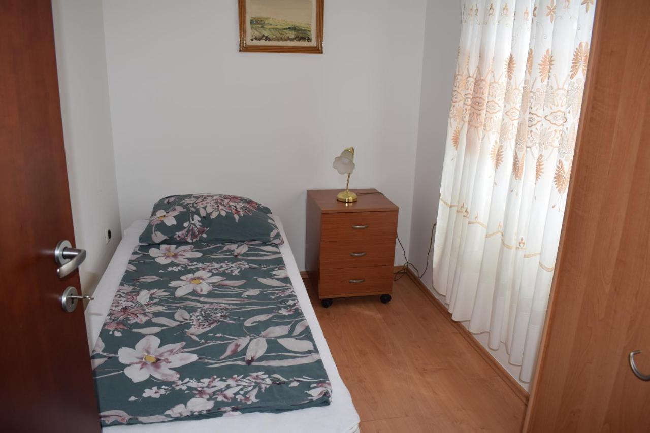 Esperanza Apartment プーラ エクステリア 写真