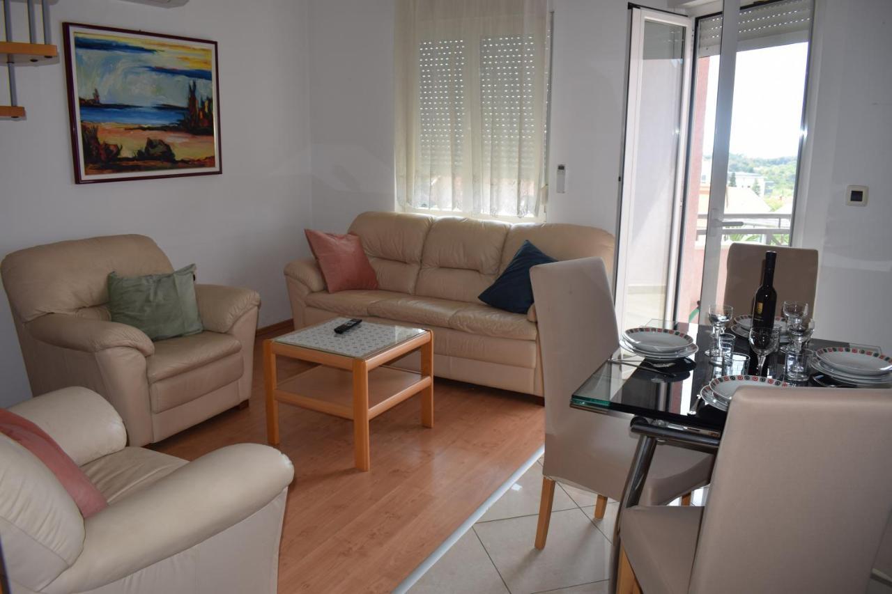 Esperanza Apartment プーラ エクステリア 写真