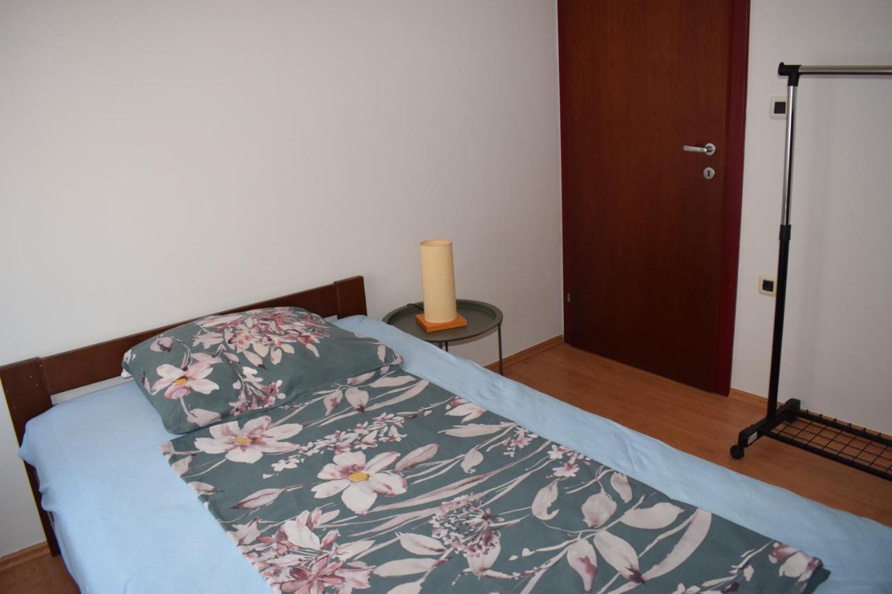 Esperanza Apartment プーラ エクステリア 写真